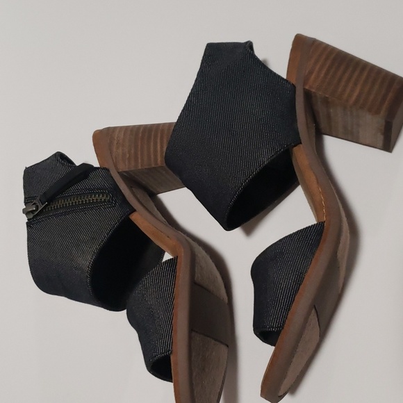 Toms Majorca Cutout Sandals - Picture 4 of 6